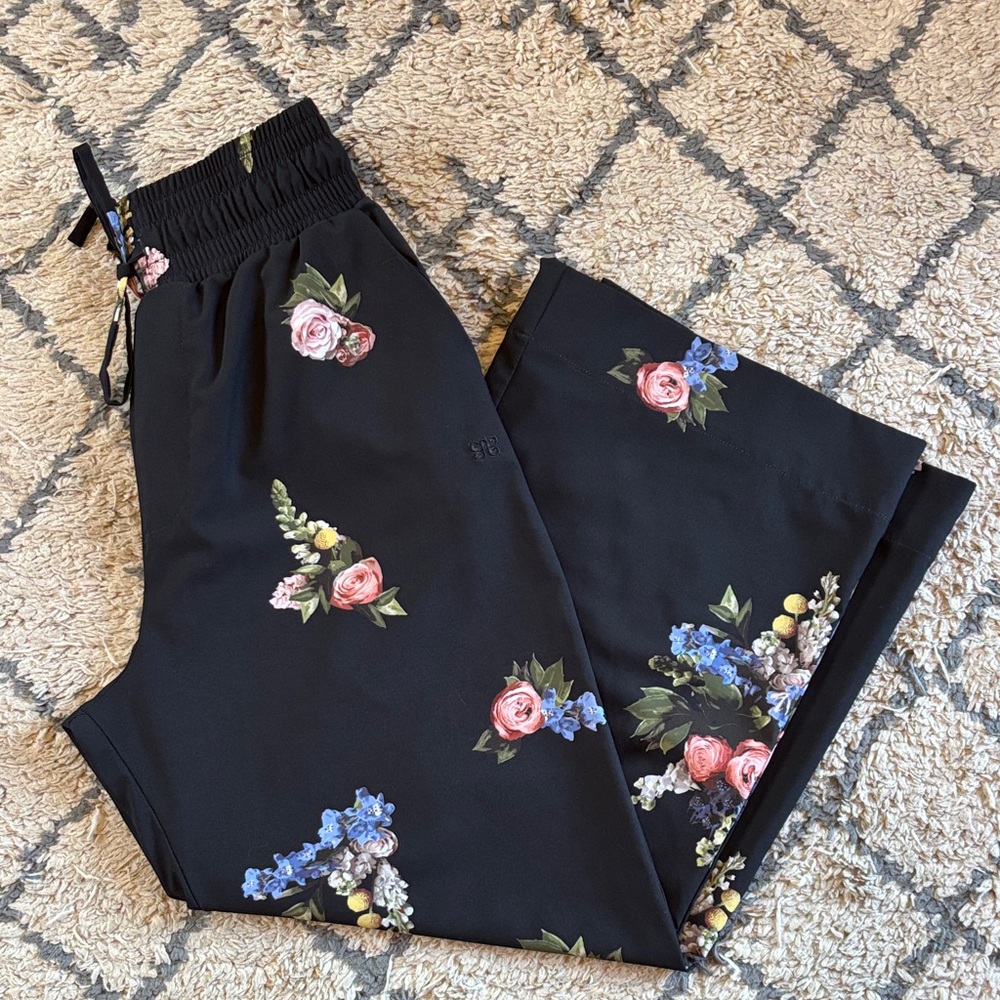 Albion Audrey Black Rose Joggers